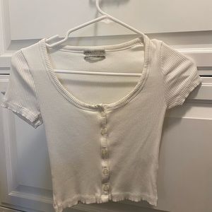 URBAN OUTFITTERS WHITE TEE